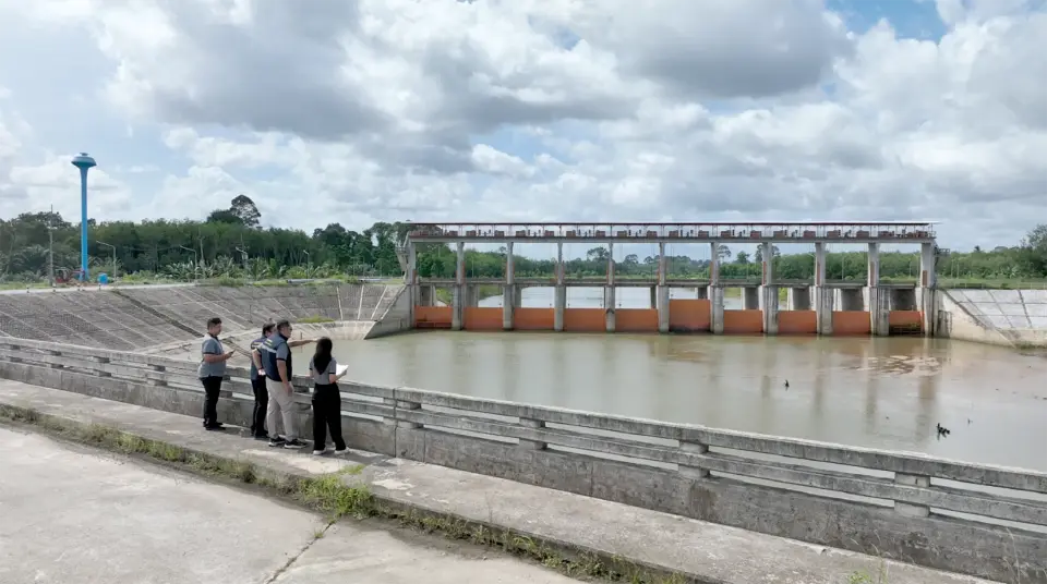 กรมชลฯลุย 950 ล้าน ประตูระบายน้ำตรัง ลดน้ำท่วม 47% เกษตรกรรับประโยชน์ 2 หมื่นไร่