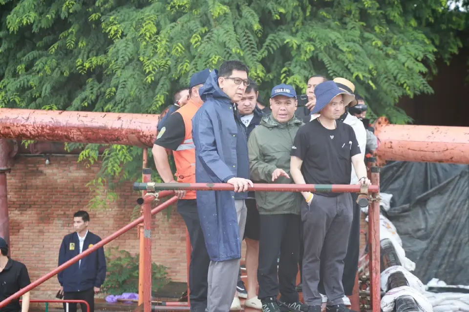 “เอกนิติ-วราวุธ-ภราดร” ลงพื้นที่อยุธยา ติดตามน้ำลุ่มเจ้าพระยา เร่งช่วยผู้ประสบภัย