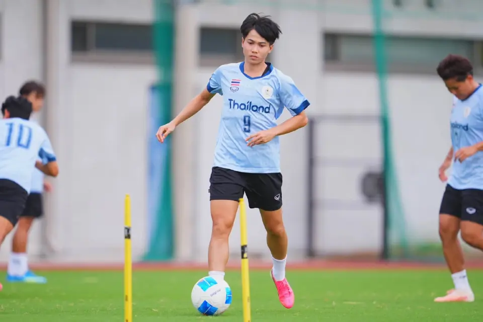 “จิราภรณ์ มงคลดี” กองหน้าจากสโมสร Guangxi Pingguo Beinong ในลีกจีน