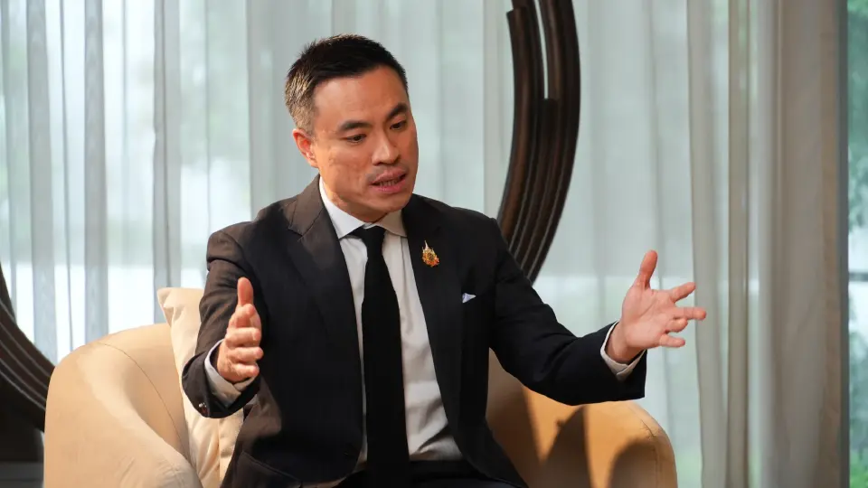 นายเอกนัฏ พร้อมพันธุ์ รัฐมนตรีว่าการกระทรวงพลังงาน