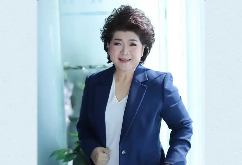 นางพวรรณ์ นววัฒนทรัพย์ ประธานเจ้าหน้าที่บริหาร บริษัท วายแอลจี บูลเลี่ยน อินเตอร์เนชั่นแนล จำกัด (YLG) 