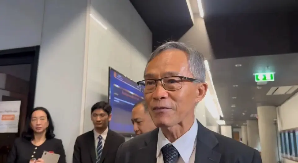 เกียรติพงศ์ อมาตยกุล ผู้พิพากษาในศาลฎีกา ในฐานะประธานกรรมการสรรหากรรมการ กสทช.