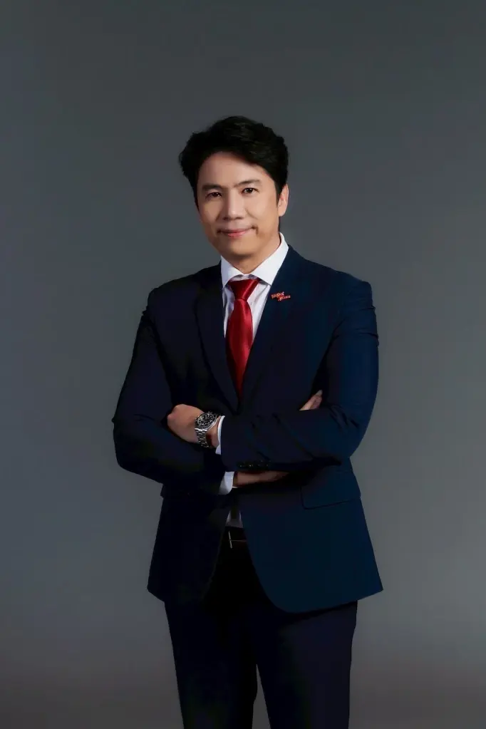 ปิ่นยศ พิบูลสงคราม รองประธานเจ้าหน้าที่บริหารฝ่ายการพาณิชย์และลูกค้าสัมพันธ์ สายการบินเวียตเจ็ทไทยแลนด์