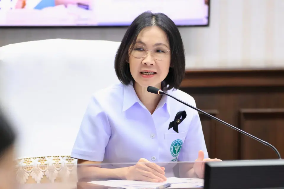 แพทย์หญิงอัมพร เบญจพลพิทักษ์ อธิบดีกรมอนามัย 