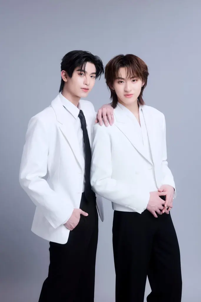 โทมัส ธีร์ทัศน์ และ ก้อง ก้องภพ
