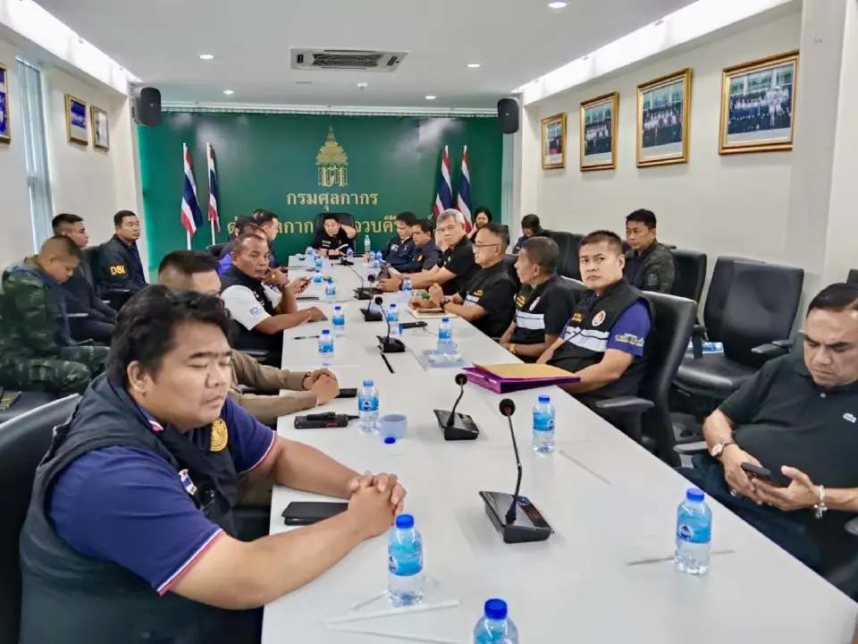 'ศุลกากร' สกัดบุหรี่เถื่อนกองทัพมด 3.2 ล้านมวน จ่อเรียกสอบขนส่งเอกชน