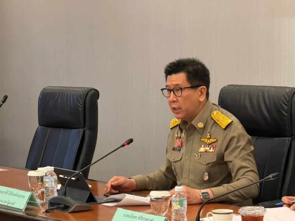 ดร.เอกนิติ นิติทัณฑ์ประภาศ รองนายกรัฐมนตรี 