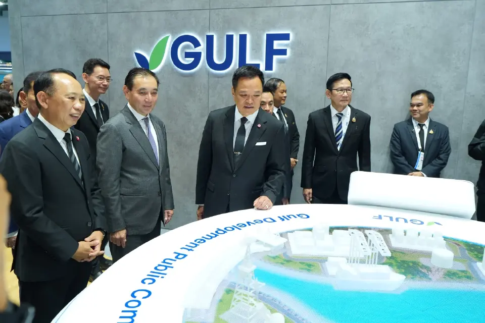 นายกรัฐมนตรีเยี่ยมชมพาวิลเลียน Gulf
