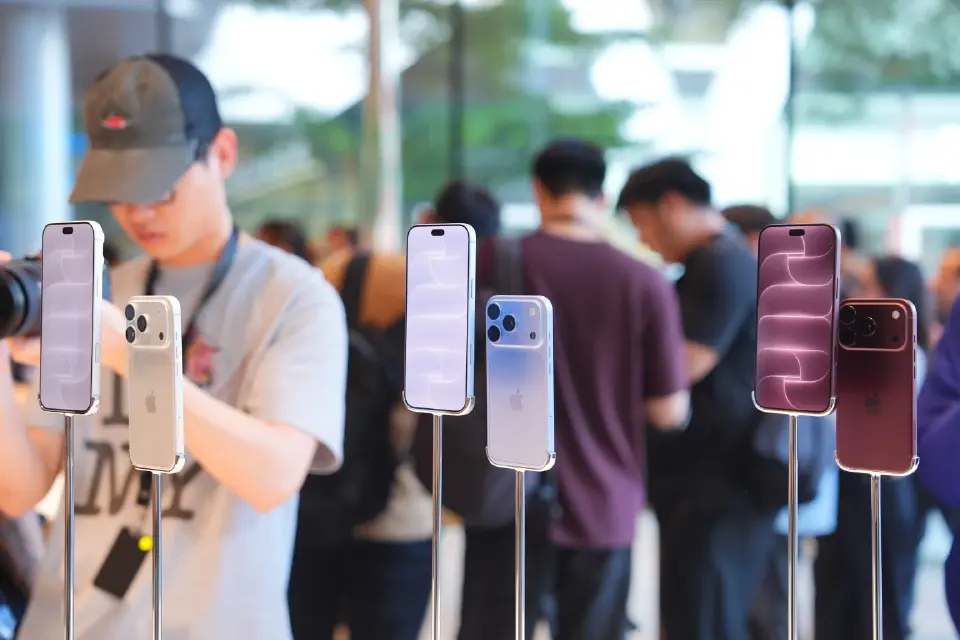 iPhone 18 Pro-iPhone 18 Pro Max ขายวันแรกคึกคัก คิวแน่น Apple centralwOrld–iStudio