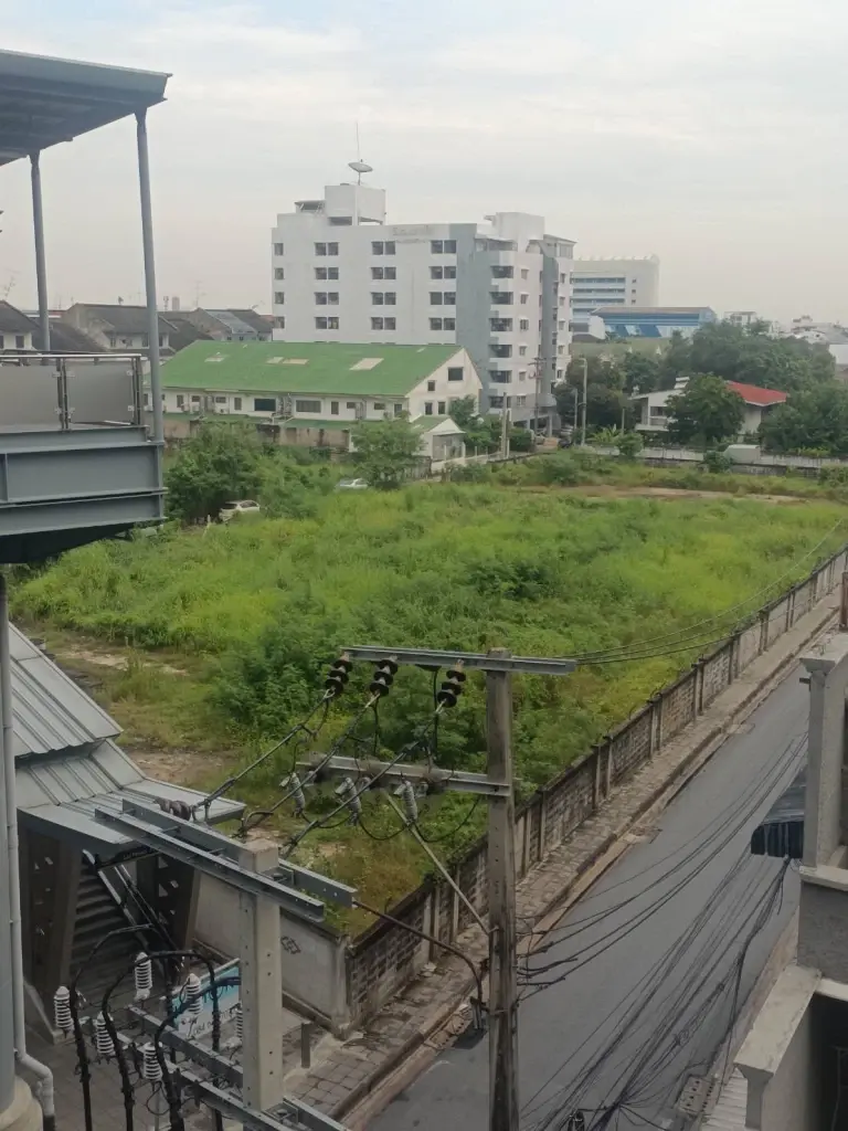 ที่ดินแปลงใหญ่ ติดสถานี ลาดพร้าว71