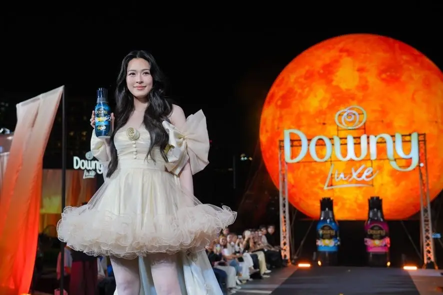 Downy Luxe สร้างปรากฏการณ์ Experiential Marketing ลอยพระอาทิตย์ยักษ์กลางเจ้าพระยา 