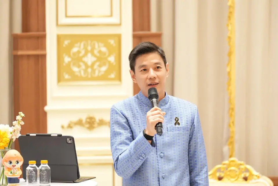 นายมหัทธนะ อัมพรพิสิฏฐ์ กรรมการผู้จัดการ ธนาคารอาคารสงเคราะห์ (ธอส.) 