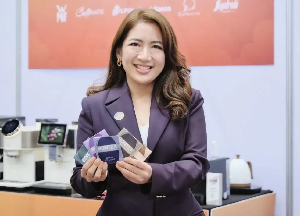 นางสาวอุษาพรรณ อินทีวรวงศ์ ประธานเจ้าหน้าที่ฝ่ายบริหาร (CEO) บริษัท บอนกาแฟ (ประเทศไทย) จำกัด 