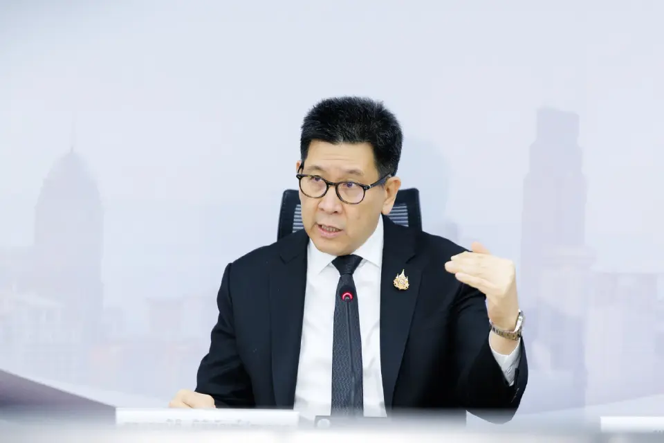 นายเอกนิติ นิติทัณฑ์ประภาศ รองนายกรัฐมนตรี และรัฐมนตรีว่าการกระทรวงการคลัง 