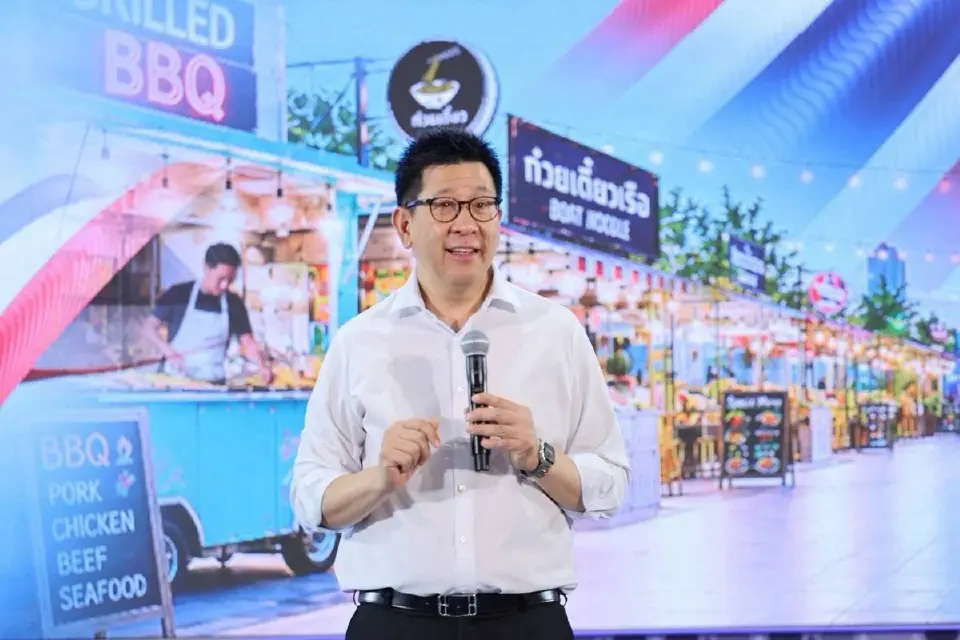 นายเอกนิติ นิติทัณฑ์ประภาศ รองนายกรัฐมนตรีและรัฐมนตรีว่าการกระทรวงการคลัง
