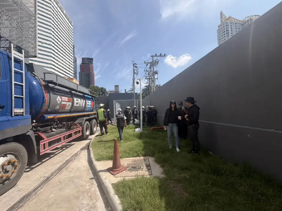 คพ.ลุยสกัดน้ำมันปนเปื้อน Data Center พระราม 9 หวั่นลงคลอง