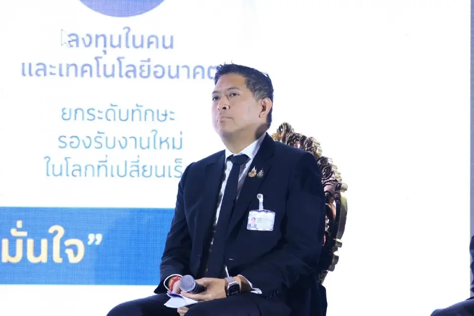 นายนิกร โสมกลาง รัฐมนตรีว่าการกระทรวงการพัฒนาสังคมและความมั่นคงของมนุษย์