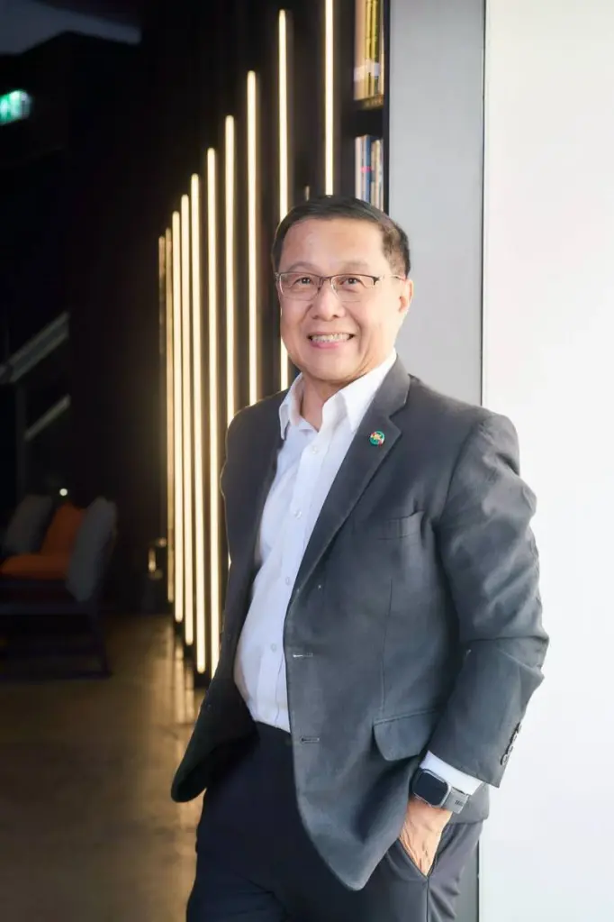 ศาสตราจารย์ไตรรัตน์ จารุทัศน์ อาจารย์ประจำคณะสถาปัตยกรรมศาสตร์ จุฬาลงกรมหาวิทยาลัย