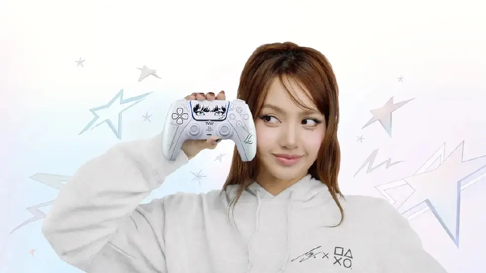 ลิซ่า จับมือ PlayStation เปิดตัวจอย DualSense รุ่นลิมิเต็ด ราคา 2,890 บาท