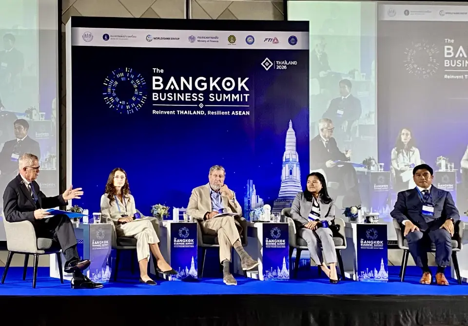 บนเวทีเสวนา หัวข้อ The Future of the Human-Centric Economy: Leveraging Tourism Wellness and Healthcare