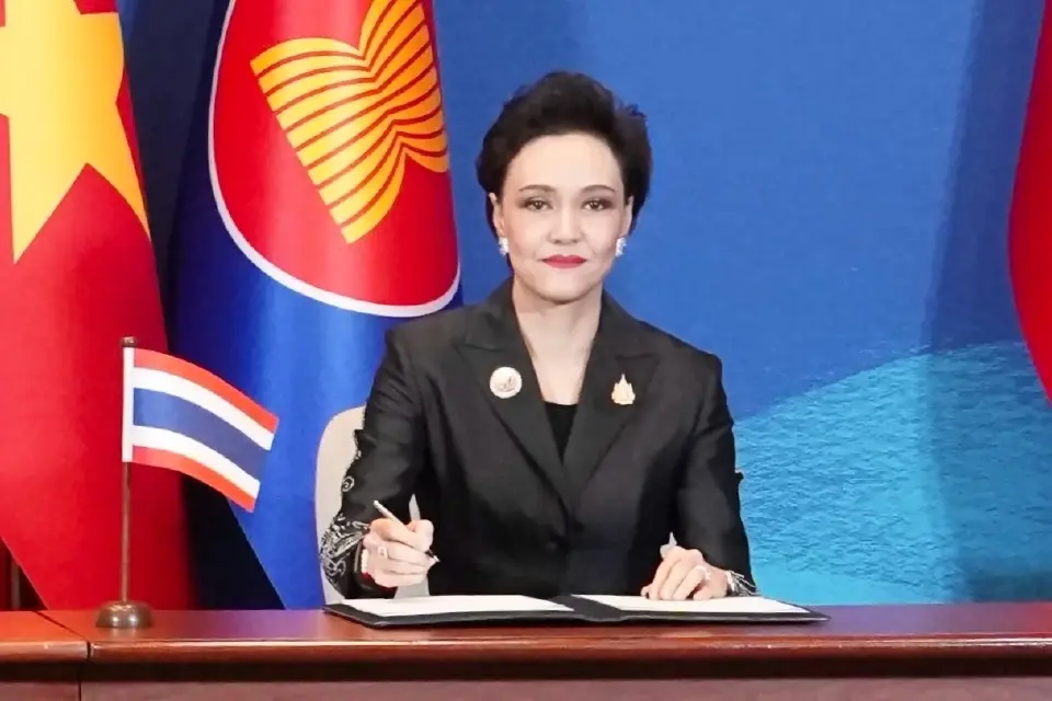 นางศุภจี สุธรรมพันธุ์ รองนายกรัฐมนตรีและรัฐมนตรีว่าการกระทรวงพาณิชย์