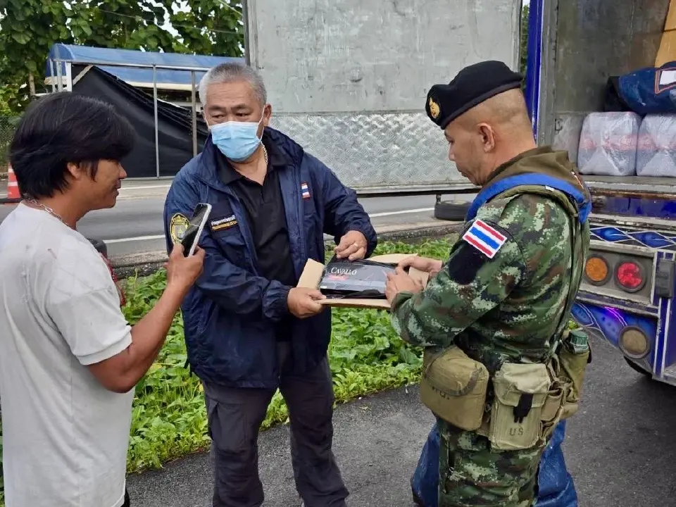 'ศุลกากร' สกัดบุหรี่เถื่อนกองทัพมด 3.2 ล้านมวน จ่อเรียกสอบขนส่งเอกชน
