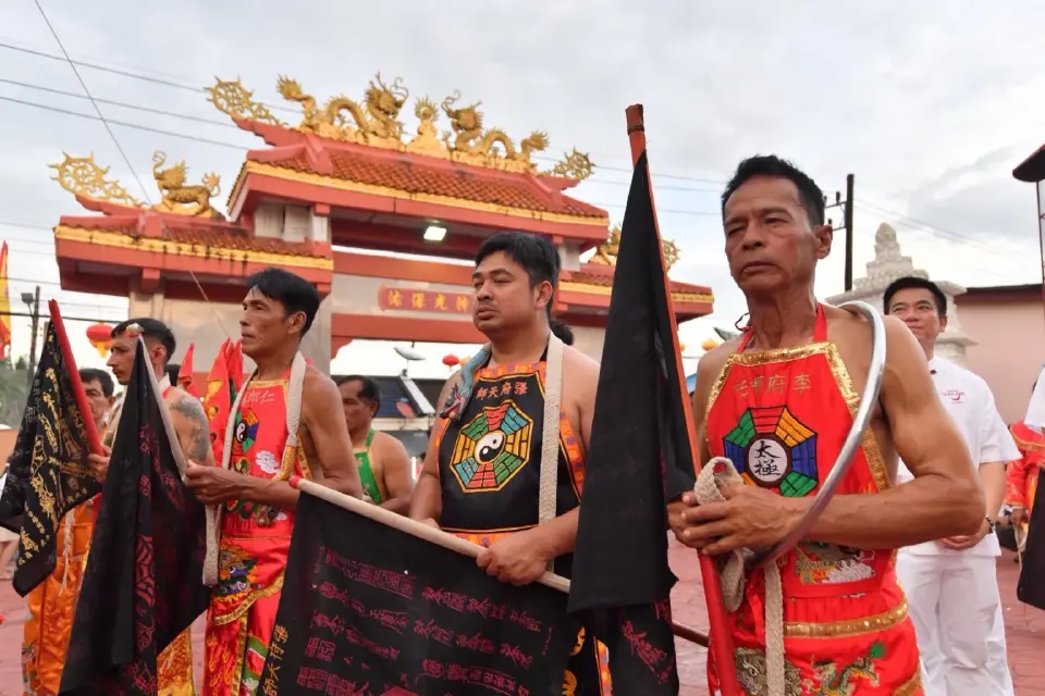 เริ่มประเพณีถือศีลกินผักพังงา ผู้ว่าททท.ร่วมยกเสาโกเต้ง 186 ปี ศาลเจ้ากระโสมเต้าโบ้เก้ง