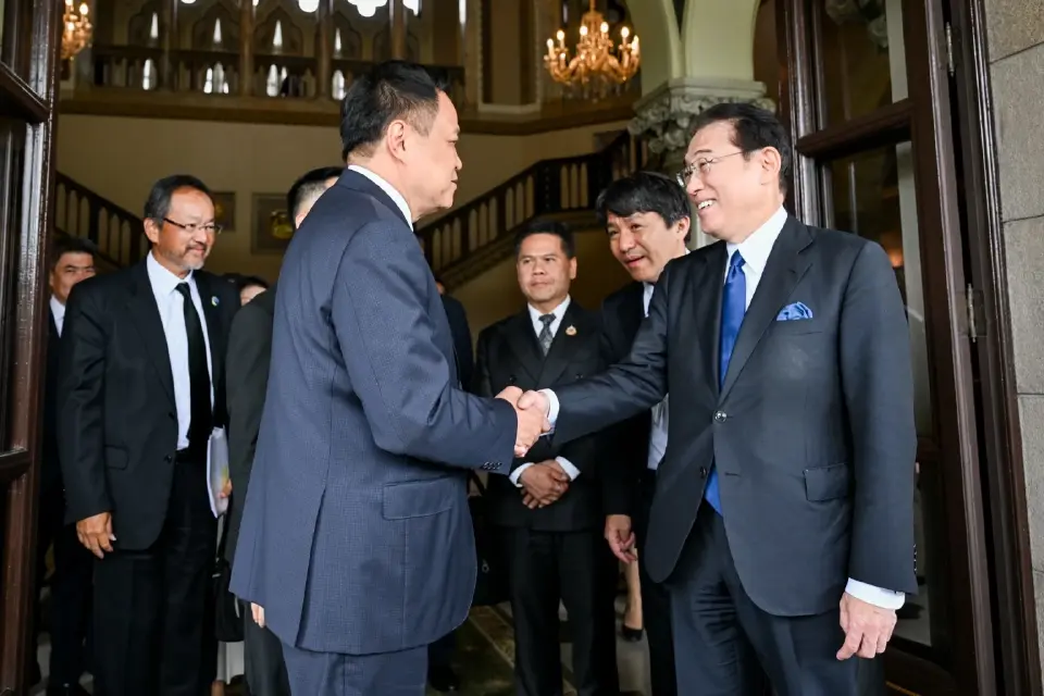 นายอนุทิน ชาญวีรกูล นายกรัฐมนตรีและรัฐมนตรีว่าการกระทรวงมหาดไทย ให้การต้อนรับและหารือกับนายคิชิดะ ฟูมิโอะ สมาชิกสภาผู้แทนราษฎร และอดีตนายกรัฐมนตรีญี่ปุ่น ในโอกาสเยือนประเทศไทย 