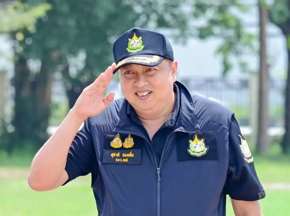 นายสุชาติ ชมกลิ่น รัฐมนตรีว่าการกระทรวงทรัพยากรธรรมชาติและสิ่งแวดล้อม 