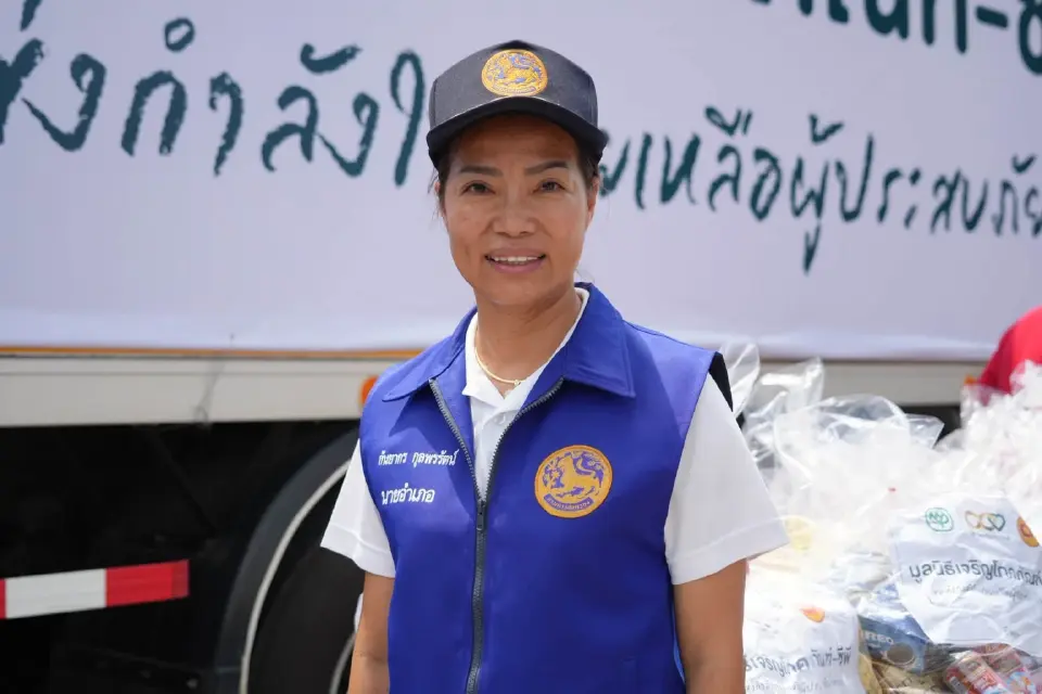 ‘ซีพีอาสา’ ผนึกหน่วยซีล ลุยช่วยน้ำท่วมพานทอง ส่ง “ถุงกำลังใจ” ถึงมือชาวบ้าน