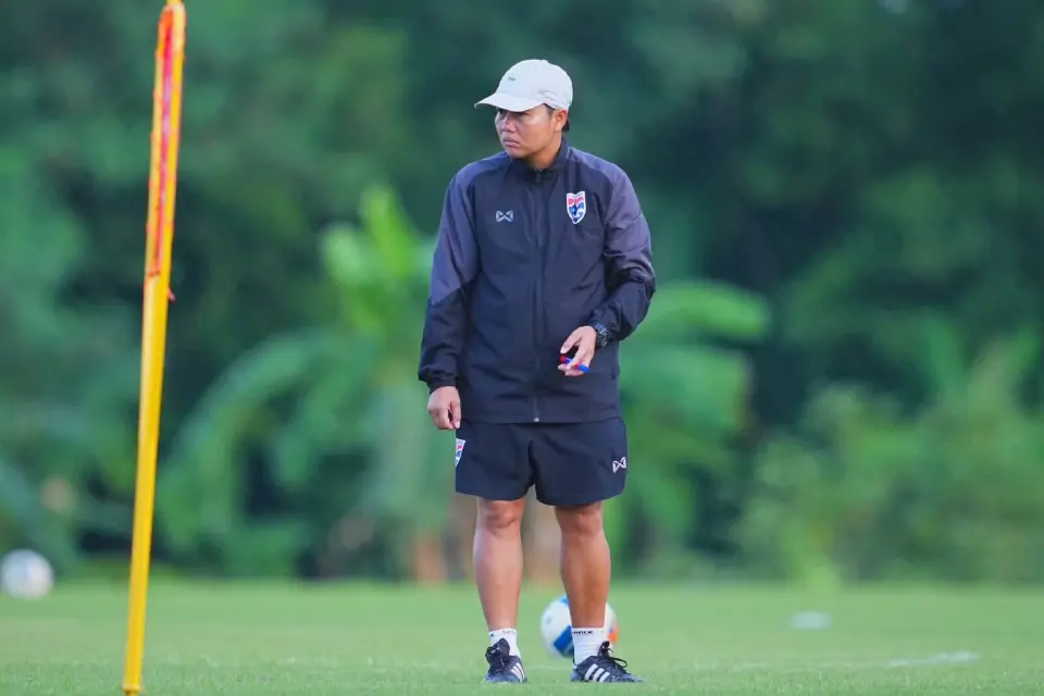 ธิดารัตน์ วิวาสุขุ หัวหน้าผู้ฝึกสอน ฟุตบอลหญิงทีมชาติไทยรุ่นอายุไม่เกิน 17 ปี