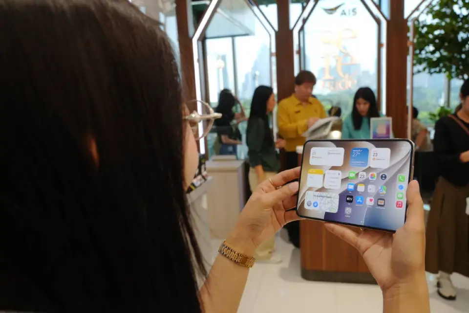 AIS คึกคักรับเครื่องวันแรก iPhone Duo จัดเต็มโปรคุ้ม พร้อม 5G-ADVANCED