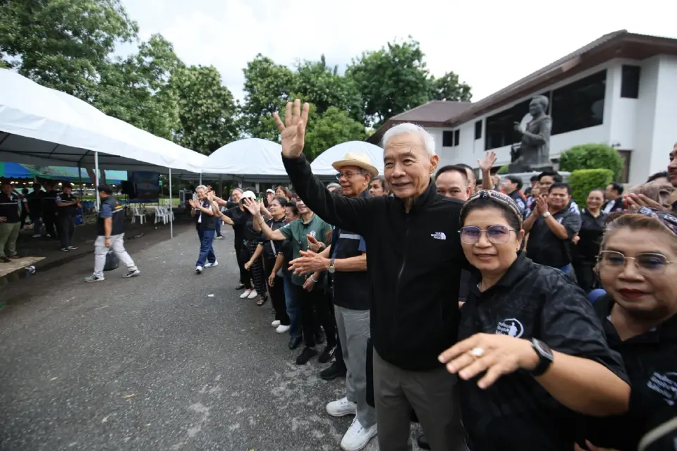 สุวัจน์ ลิปตพัลลภ”เปิด“ครัวโคราช”เติมกำลังใจช่วยผู้ประสบภัยน้ำท่วม