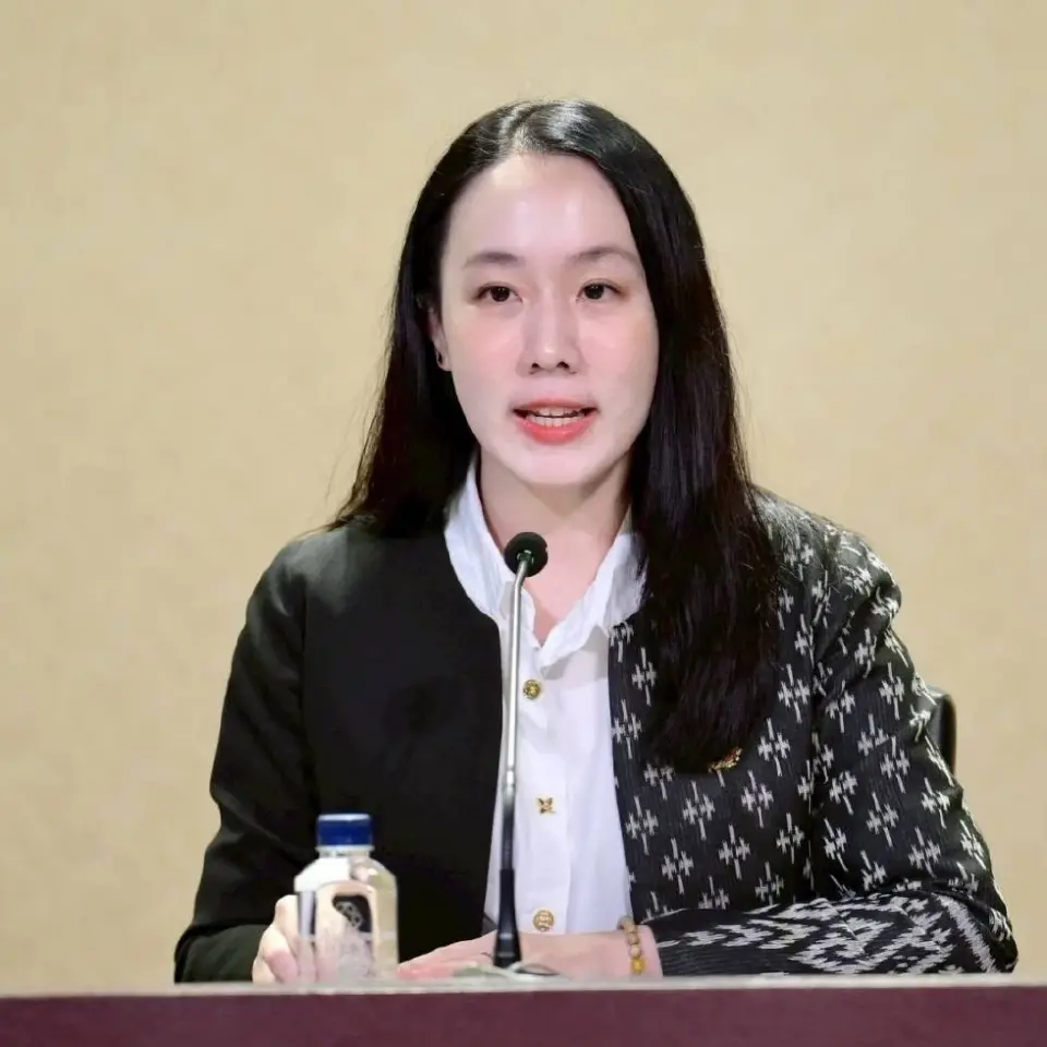 นางสาวลลิดา เพริศวิวัฒนา รองโฆษกประจำสำนักนายกรัฐมนตรี