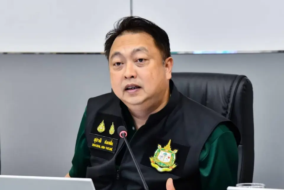 นายสุชาติ ชมกลิ่น รัฐมนตรีว่าการกระทรวงทรัพยากรธรรมชาติและสิ่งแวดล้อม