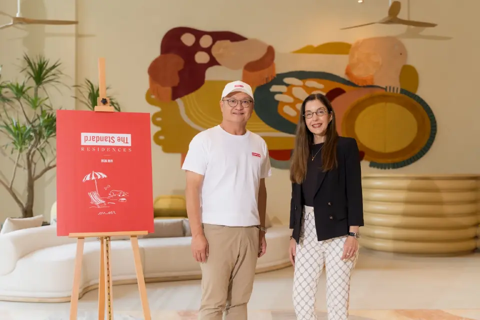 อุทัย อุทัยแสงสุข กรรมการผู้จัดการใหญ่ แสนสิริ และ ทีนา เนคราสัน Global Head Branded Residential at Hyatt