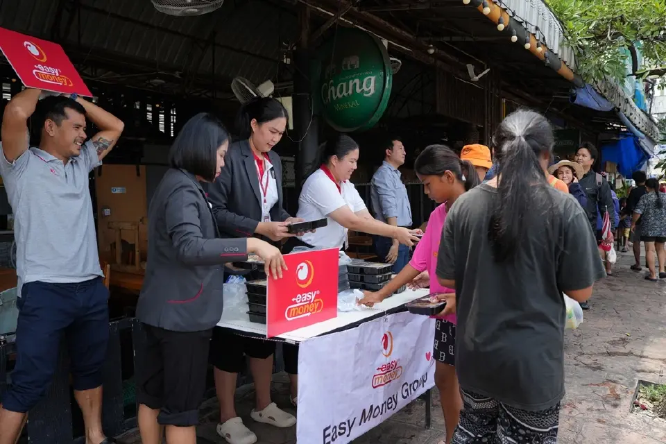 Easy Money Group เคียงข้างชุมชน ลุยช่วยน้ำท่วม กทม.-ปริมณฑล 