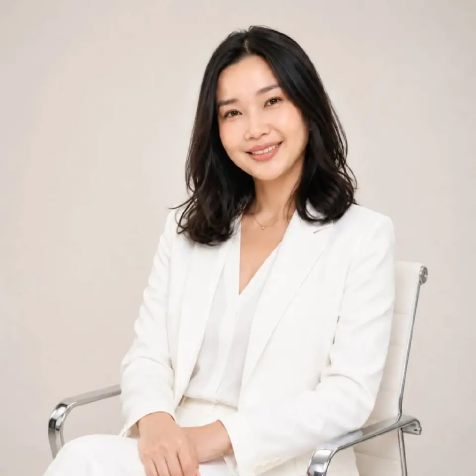 นางสาวภัทรภร บุญทะสอน กรรมการผู้จัดการ บริษัท สิริพลังงาน โซลูชั่น จำกัด