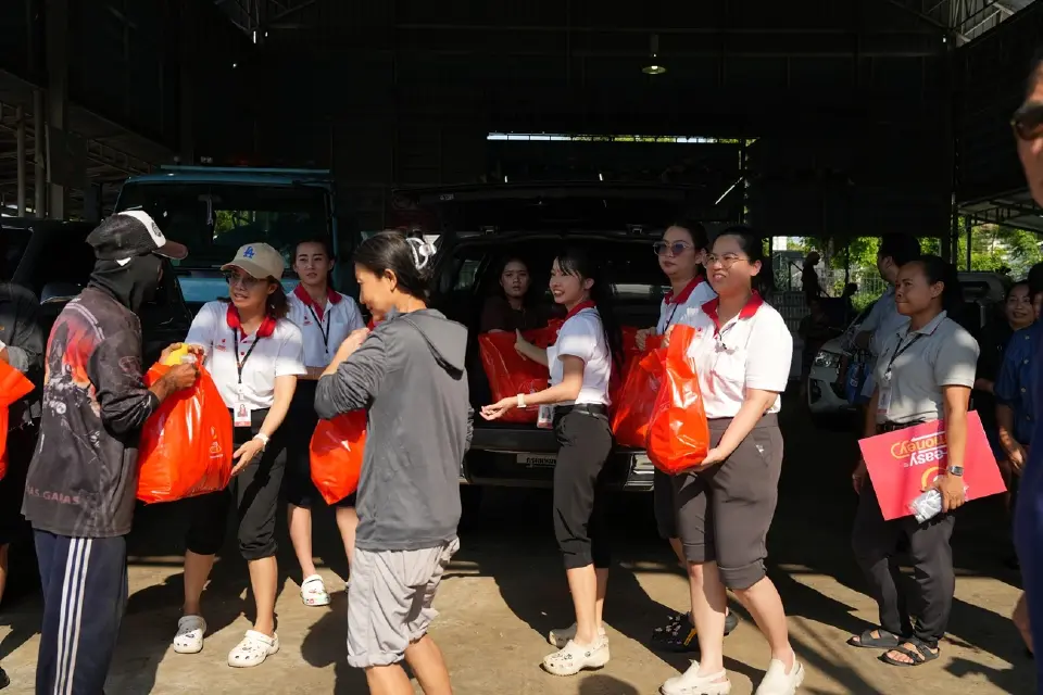 Easy Money Group เคียงข้างชุมชน ลุยช่วยน้ำท่วม กทม.-ปริมณฑล 