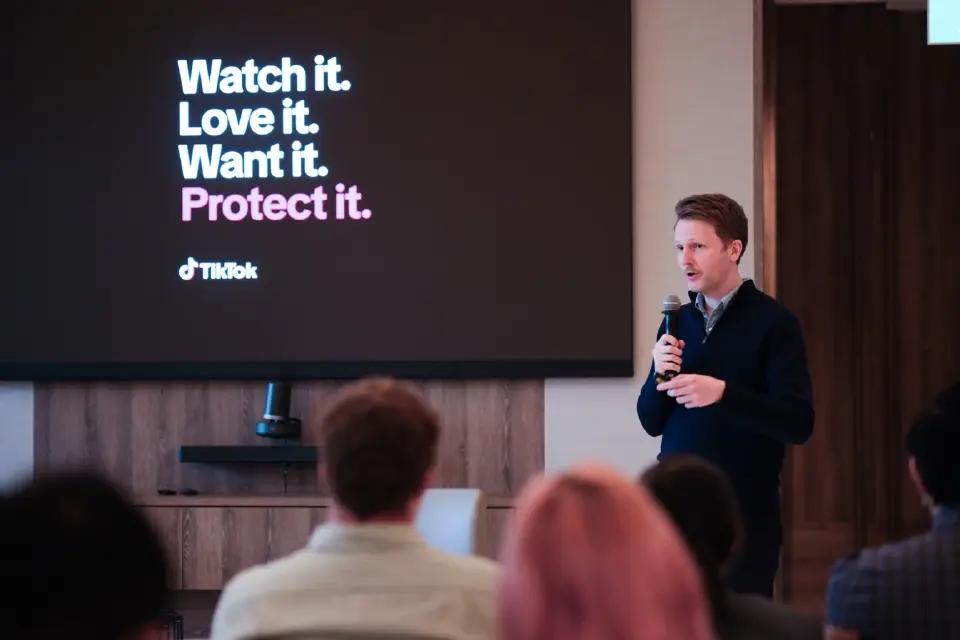 ฟรานซิส สโตนส์ Head of Global Responsible Media &amp; Brand Safety, Global Business Solutions, TikTok