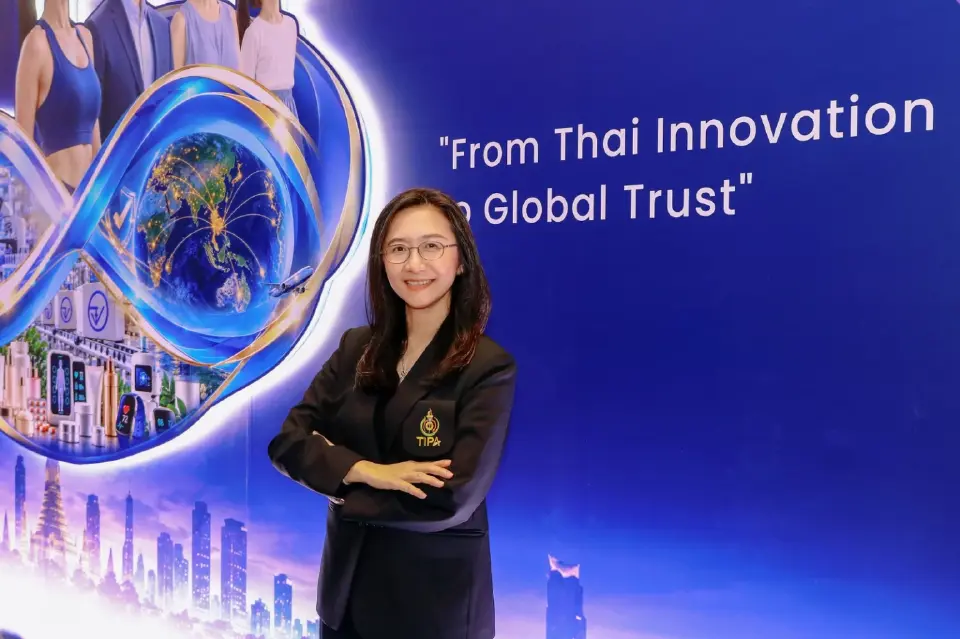 เภสัชกรหญิงพร้อมพร จำนงธนาโชติ นายกสมาคมเภสัชกรอุตสาหการ (ประเทศไทย) และผู้ช่วยกรรมการผู้จัดการใหญ่ ด้านปฏิบัติการ บริษัท บี.กริม ฟาร์มา (ประเทศไทย) จำกัด