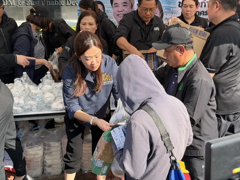 กรมส่งเสริมสหกรณ์ ระดมเครือข่าย ส่งต่อความช่วยเหลือผู้ประสบภัยน้ำท่วม 3 พื้นที่