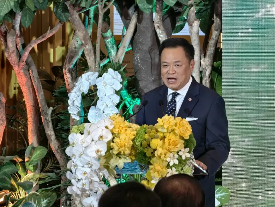 นายอนุทิน ชาญวีรกูล นายกรัฐมนตรี