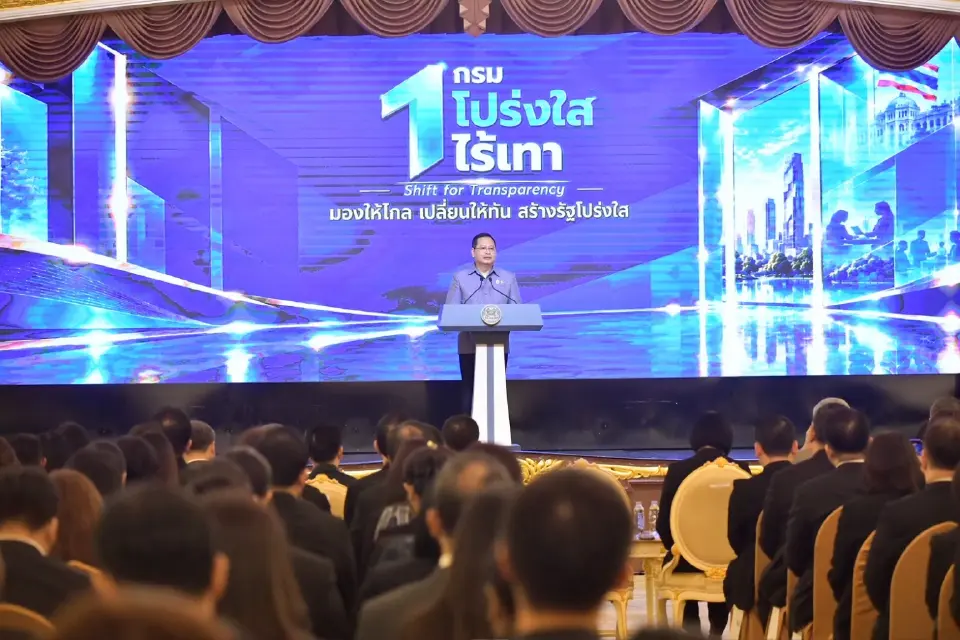 นายปกรณ์ นิลประพันธ์ รองนายกรัฐมนตรี เป็นประธานพิธีเปิดและประกาศเจตนารมณ์ร่วมขับเคลื่อนโครงการ 1 กรม 1 โปร่งใสไร้เทา “Shift for Transparency: มองให้ไกล เปลี่ยนให้ทัน สร้างรัฐโปร่งใส”ณ ตึกสันติไมตรี (หลังนอก) ทำเนียบรัฐบาล วันที่ 30 ตุลาคม 2569