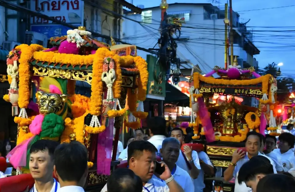 ขบวนแห่พระรอบเมืองภูเก็ต