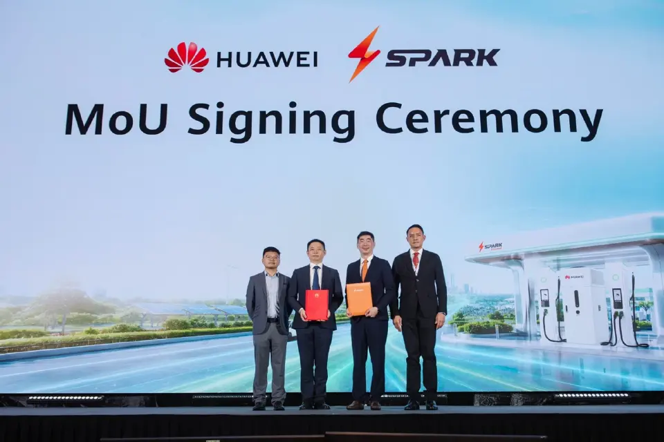 หัวเว่ย ผนึก Spark EV รุกสถานีชาร์จรถบรรทุกไฟฟ้า หนุนขนส่งไทย