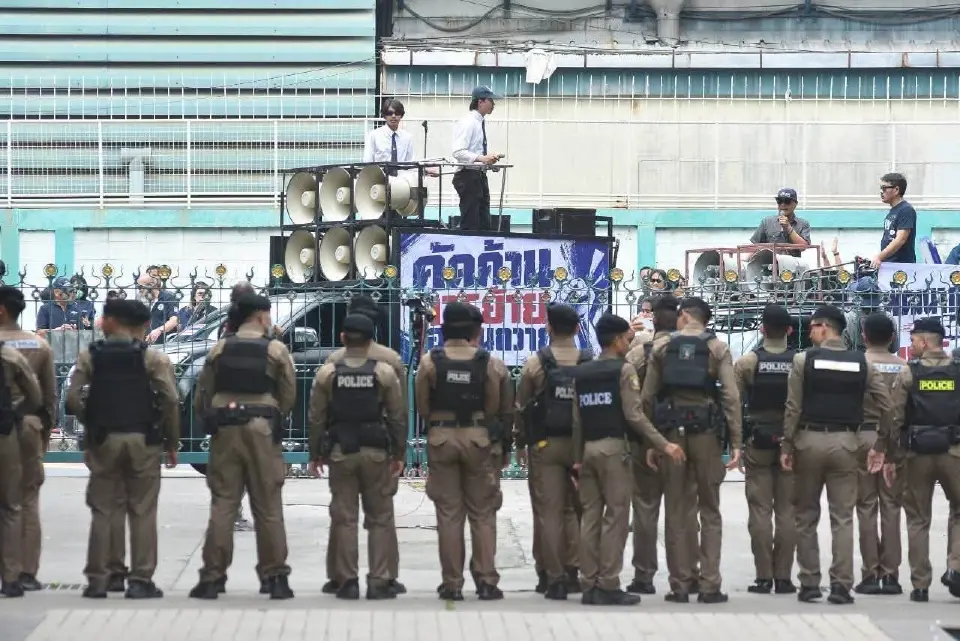 งดการเรียนการสอนในพื้นที่ ชูหัวใจสำคัญคือ "ความปลอดภัยในชีวิตของทุกคน"