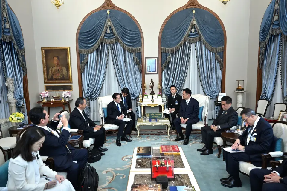 นายอนุทิน ชาญวีรกูล นายกรัฐมนตรีและรัฐมนตรีว่าการกระทรวงมหาดไทย ให้การต้อนรับและหารือกับนายคิชิดะ ฟูมิโอะ สมาชิกสภาผู้แทนราษฎร และอดีตนายกรัฐมนตรีญี่ปุ่น ในโอกาสเยือนประเทศไทย 