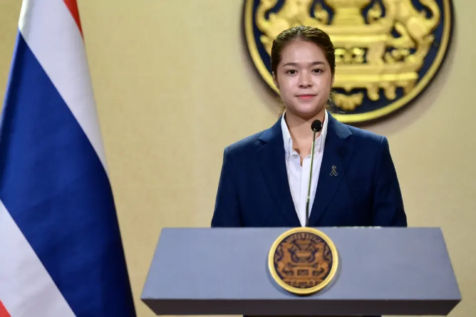 นางสาวพลอยทะเล ลักษมีแสงจันทร์ รองโฆษกประจำสำนักนายกรัฐมนตรี 
