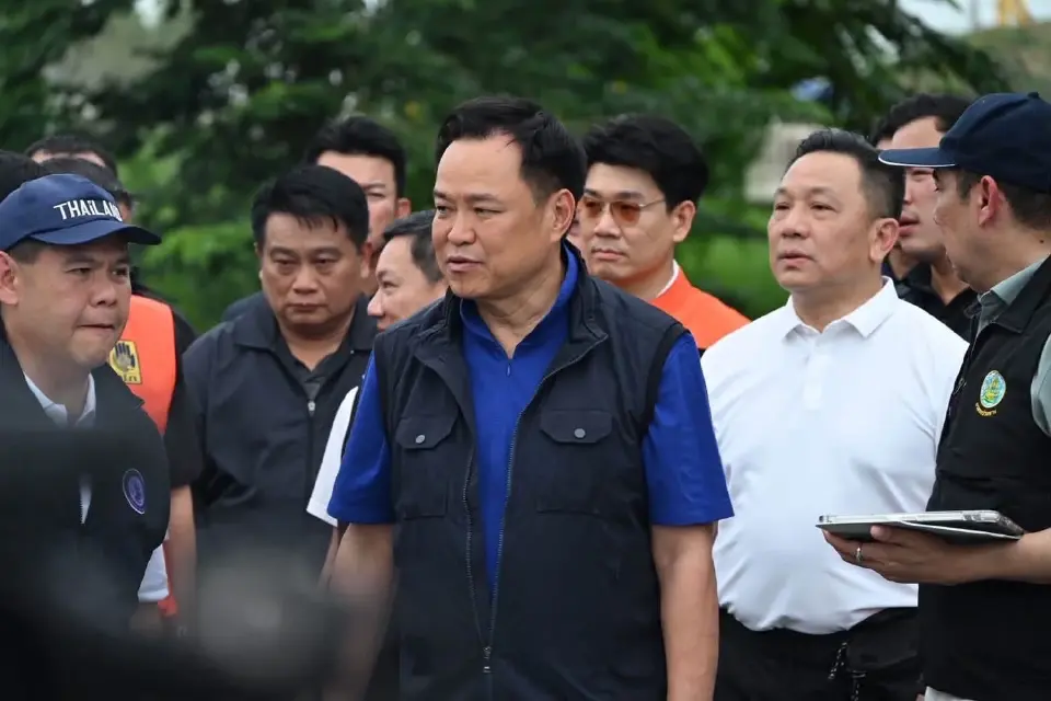 "อนุทิน" ลงสุพรรณบุรี เร่งแก้คอขวดน้ำท่วมสองพี่น้อง เสนอเพิ่มบานประตูระบายน้ำ